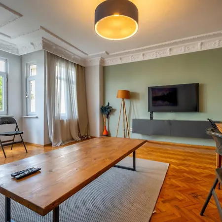 Spacious 3-bedroom *